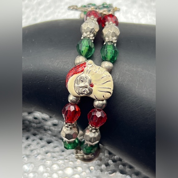 Bracelet - Christmas - home crafted - unusual clasp - stretch - Picture 2 of 4